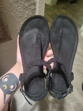 Black Braided T-Strap Sandals 9WW